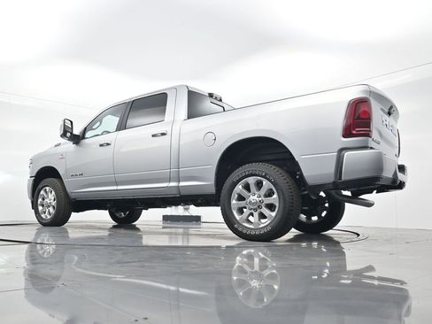 New 2026 RAM 2500 Laramie AWD/4WD image 39