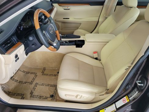 Used 2014 Lexus ES 300h w/ Premium Package w/Bamboo Trim image 11