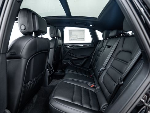 New 2025 Porsche Macan image 21