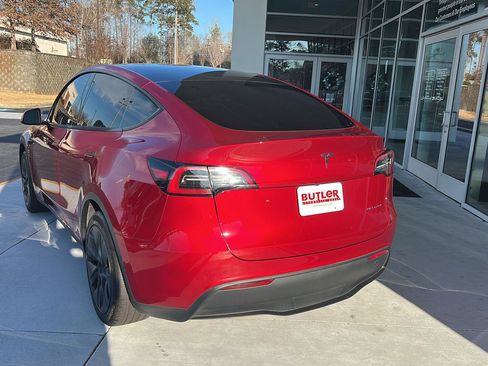 Used 2024 Tesla Model Y Long Range image 5