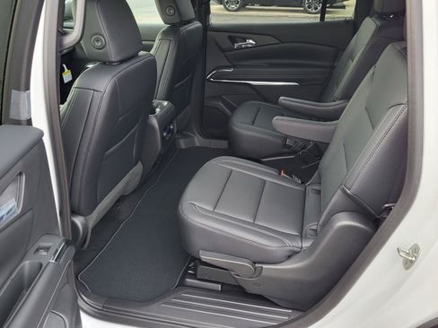 New 2026 Chevrolet Traverse LT w/ Midnight/Sport Edition FWD image 13