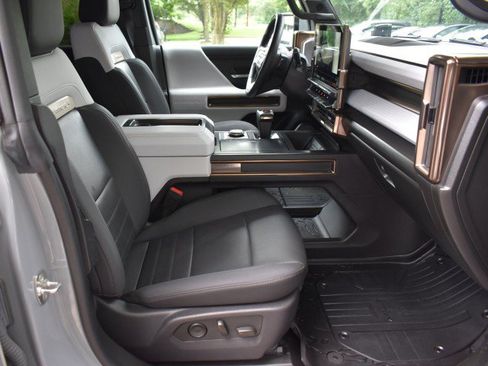 Used 2024 GMC Hummer EV 3X w/ LPO, Illumination Package AWD/4WD image 45