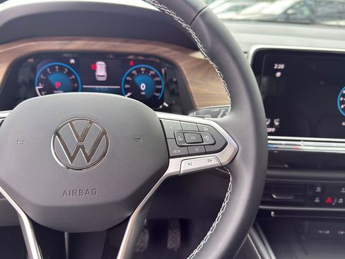 New 2026 Volkswagen Atlas SE FWD image 19