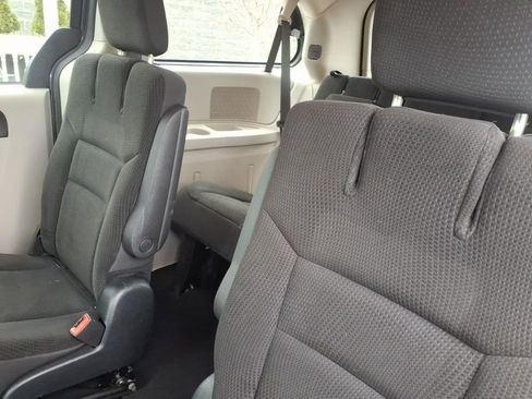Used 2017 Dodge Grand Caravan SE w/ Power Window Group FWD image 12