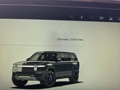 Used 2024 Rivian R1S Adventure AWD/4WD image 22
