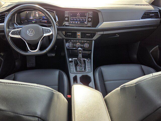 Used 2024 Volkswagen Jetta SE FWD image 12