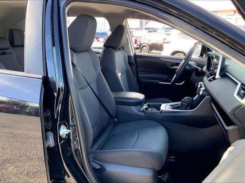 Used 2024 Toyota RAV4 XLE image 9