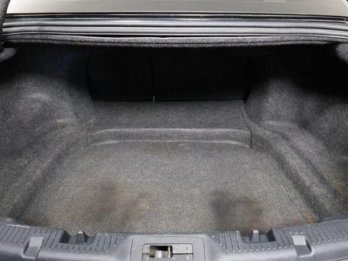 Used 2015 Ford Taurus SEL image 18