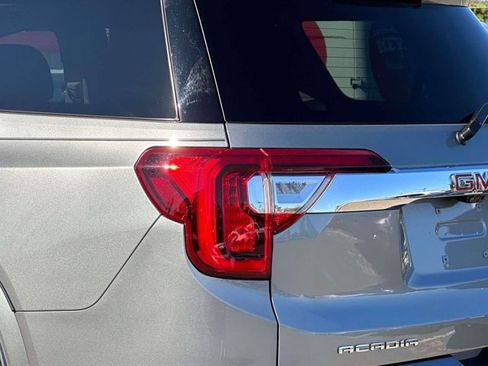 Used 2023 GMC Acadia Denali w/ Denali Ultimate Package image 9