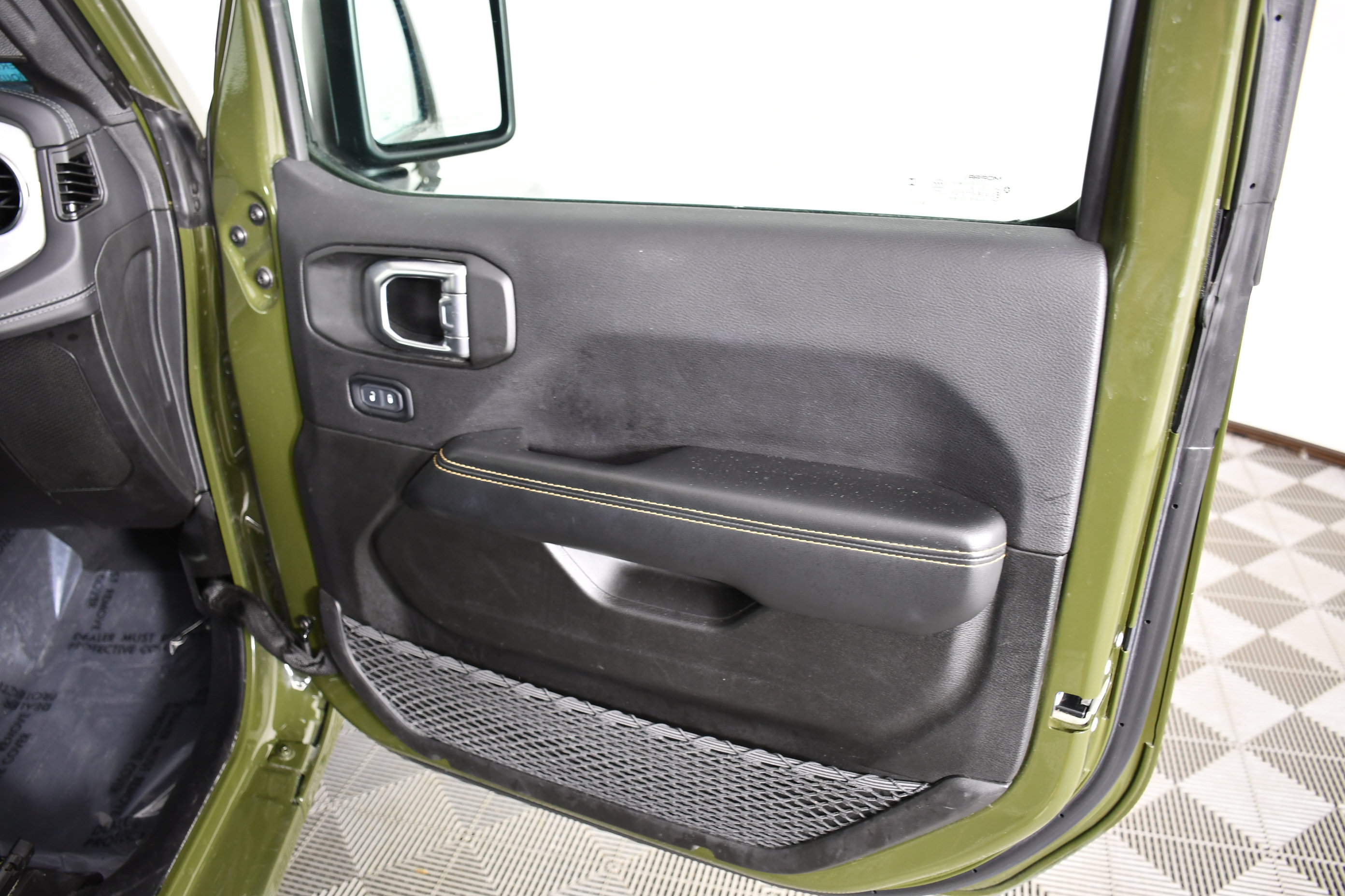 Used 2024 Jeep Wrangler Unlimited Sahara AWD/4WD image 40