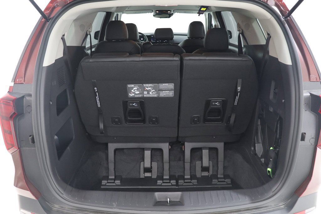 Used 2026 Kia Carnival FWD image 33