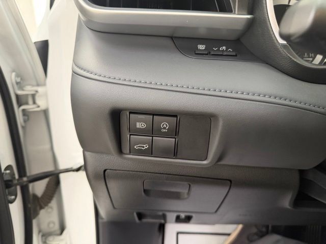 Used 2023 Toyota Highlander XLE AWD/4WD image 15