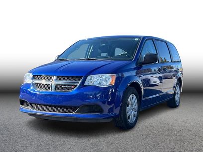 Used 2019 Dodge Grand Caravan SE w/ UConnect Hands-Free Group