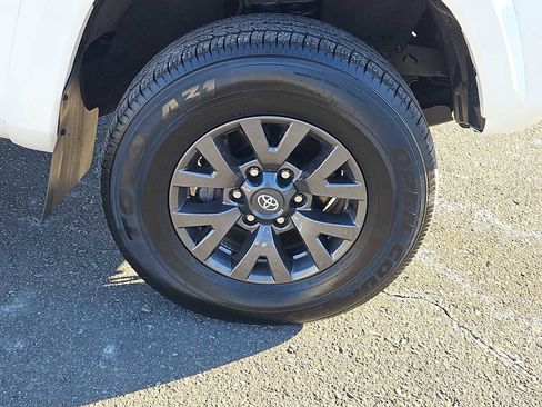 Used 2021 Toyota Tacoma SR5 image 10