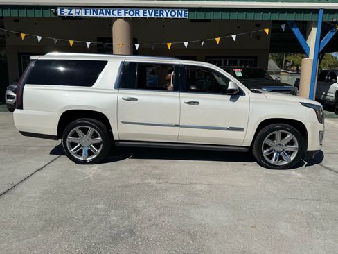 Used 2015 Cadillac Escalade ESV Premium image 4