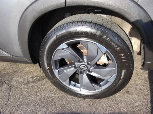 Used 2024 Nissan Rogue SV FWD image 51