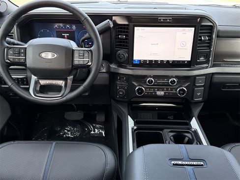 New 2026 Ford F350 Platinum w/ FX4 Off-Road Package image 32