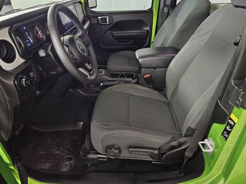Used 2025 Jeep Wrangler Sport AWD/4WD image 22