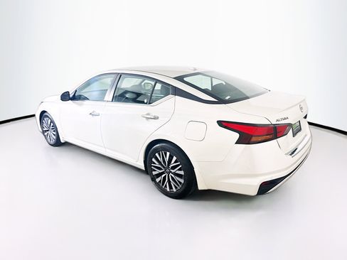 Used 2023 Nissan Altima 2.5 SV image 5