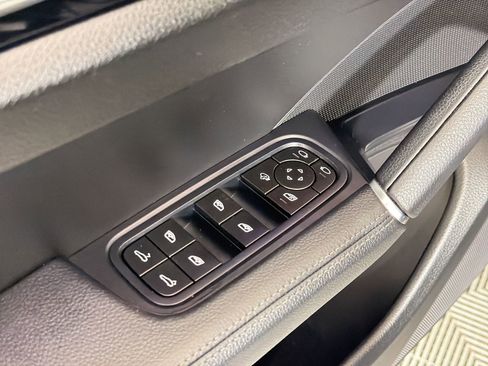 Certified 2023 Porsche Cayenne Platinum Edition AWD/4WD image 22