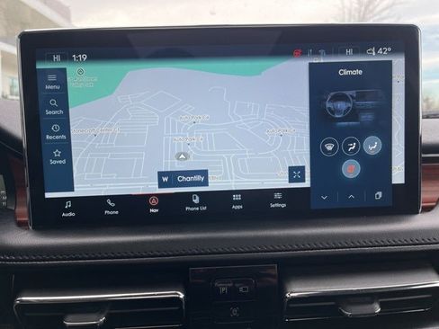 Used 2023 Lincoln Nautilus Reserve image 32