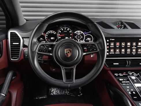 Certified 2023 Porsche Cayenne Platinum Edition AWD/4WD image 18