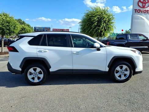 Certified 2020 Toyota RAV4 XLE w/ Convenience Package FWD image 3