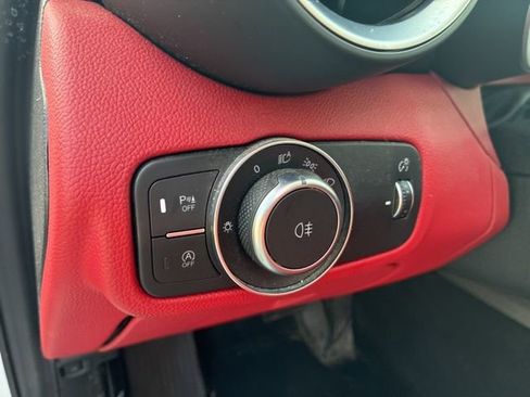 Used 2019 Alfa Romeo Giulia AWD image 18