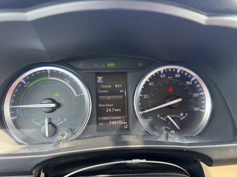 Used 2019 Toyota Highlander XLE AWD/4WD image 10