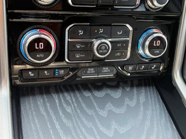 Used 2023 GMC Yukon XL Denali AWD/4WD image 22