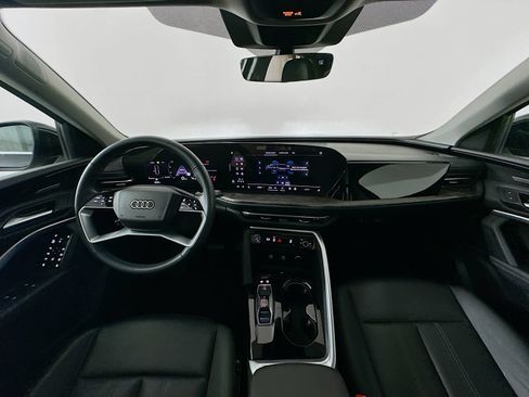 Used 2025 Audi Q5 Premium Plus w/ Premium Plus AWD/4WD image 14