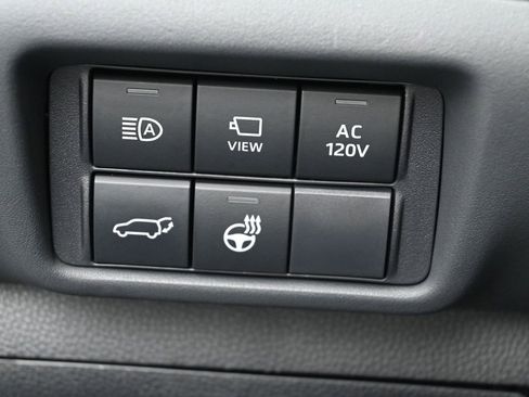 Used 2023 Toyota Highlander Platinum image 16