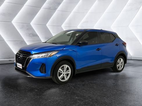 Used 2024 Nissan Kicks S FWD image 3