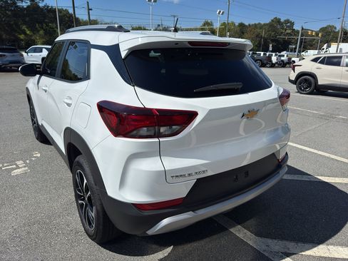 Used 2025 Chevrolet TrailBlazer LT image 8