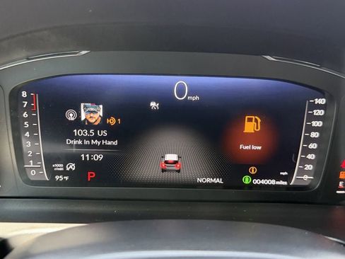 Used 2025 Honda Pilot Elite image 31