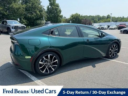 Used 2025 Toyota Prius Plug-In Hybrid FWD image 6