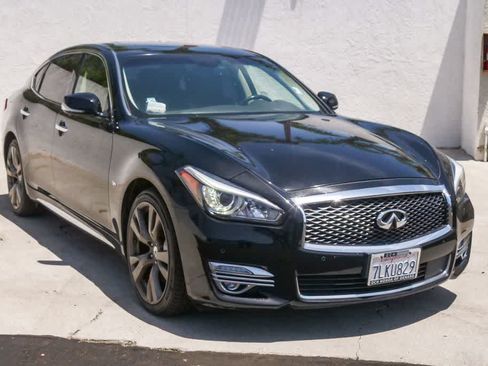 Used 2015 INFINITI Q70 L 5.6 w/ V8 Deluxe Technology Package RWD image 3