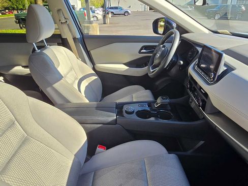 Used 2024 Nissan Rogue SV AWD/4WD image 10