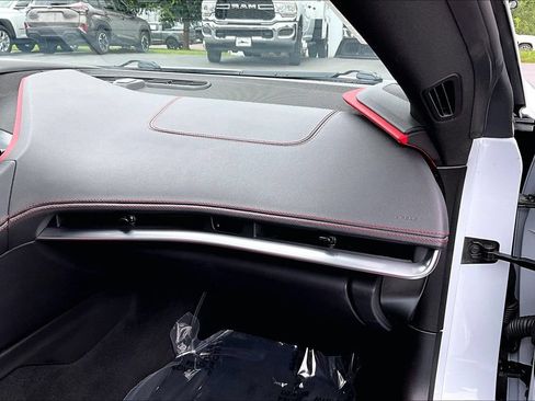 Used 2022 Chevrolet Corvette Stingray Preferred Cpe w/ Z51 Performance Package RWD image 26