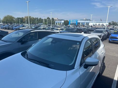 Used 2024 MAZDA CX-5 AWD 2.5 S w/ Preferred Package image 2