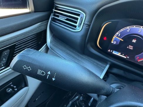 Used 2024 Jeep Wagoneer Series II w/ Flexible Seating Group image 25