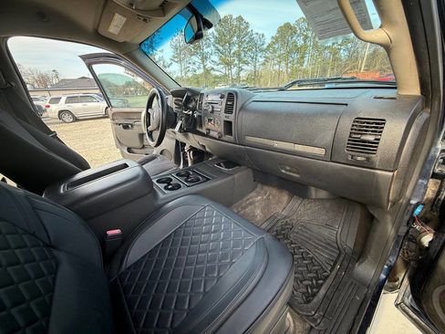 Used 2012 Chevrolet Silverado 2500 LT w/ Interior Plus Package image 17