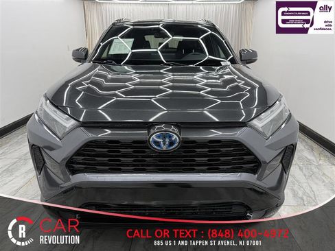 Used 2022 Toyota RAV4 SE w/ Convenience Package AWD/4WD image 2