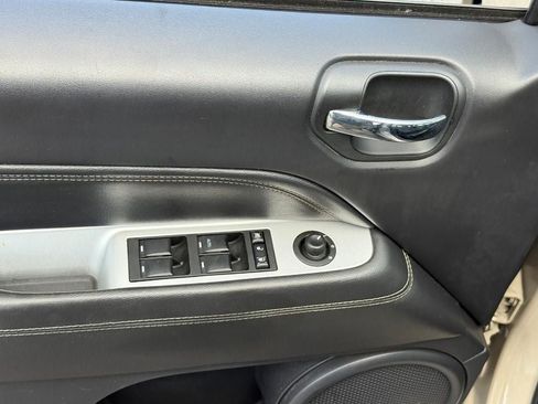 Used 2017 Jeep Compass High Altitude FWD image 16