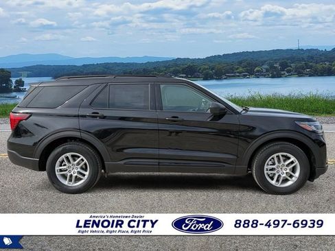 New 2026 Ford Explorer Active w/ Active Comfort Package RWD image 2