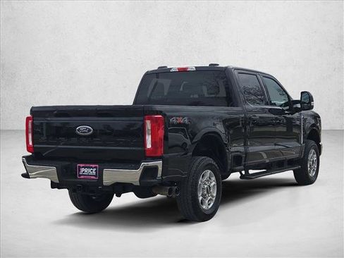 Used 2025 Ford F250 XLT image 5