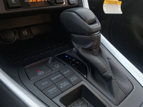 New 2025 Toyota RAV4 XLE w/ Convenience Package image 20