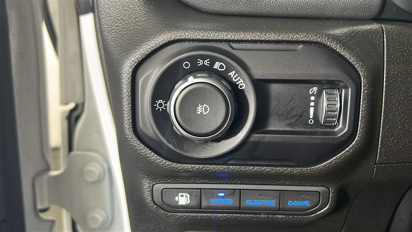 Used 2023 Jeep Wrangler Unlimited Sahara w/ Cold Weather Group AWD/4WD image 22