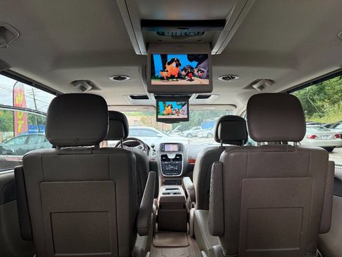 Used 2013 Chrysler Town & Country Touring-L w/ Entertainment Group #2 image 13