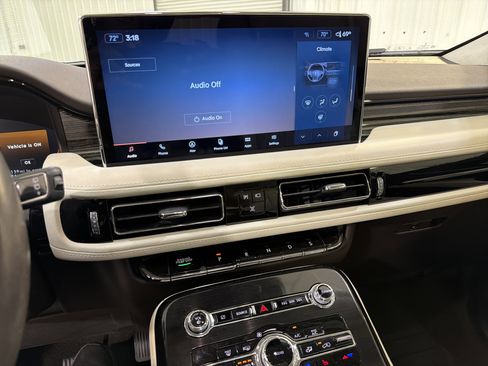 Used 2022 Lincoln Nautilus Black Label w/ Class II Trailer Tow Package image 18